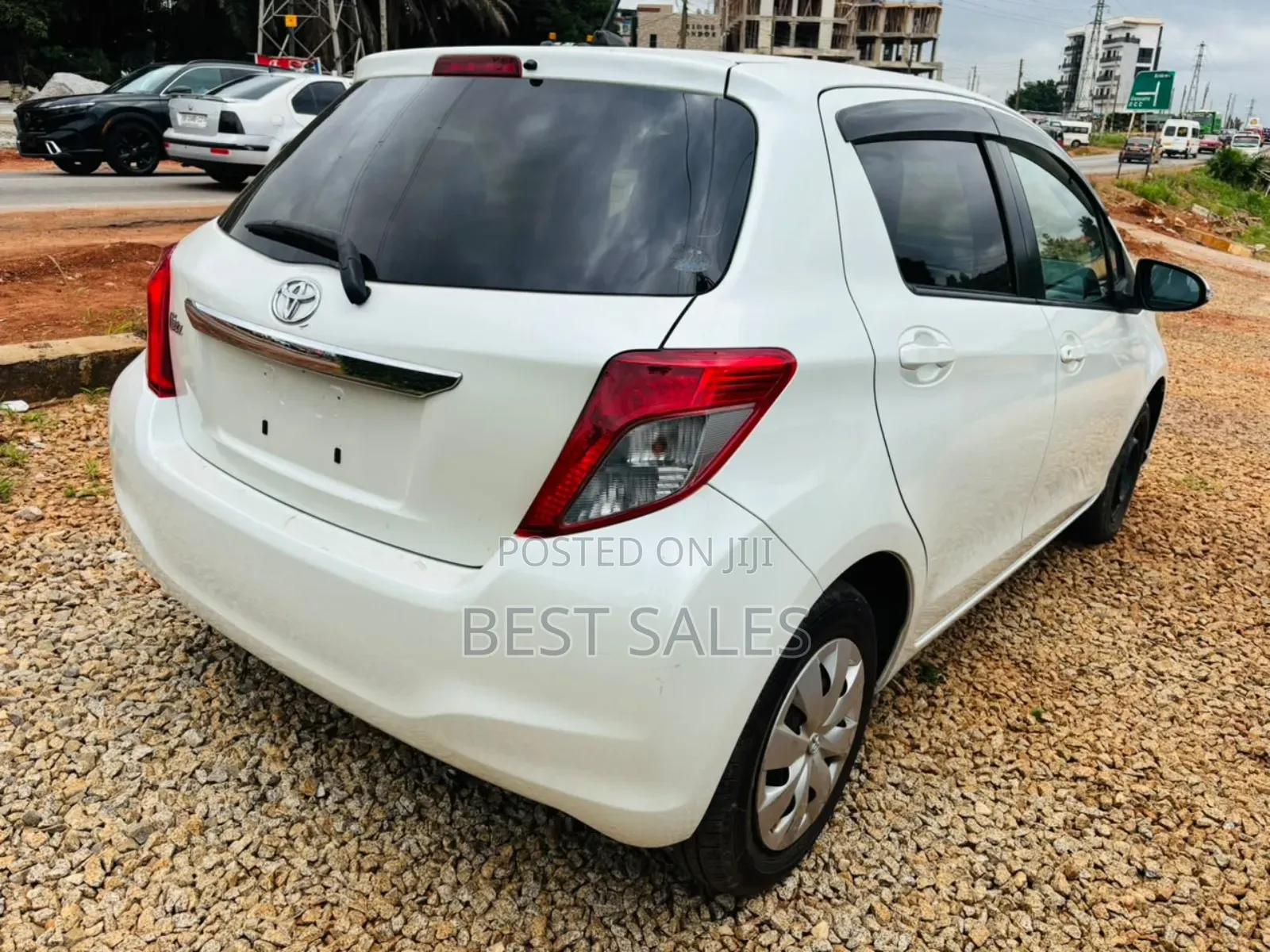 Toyota Vitz 2011 White