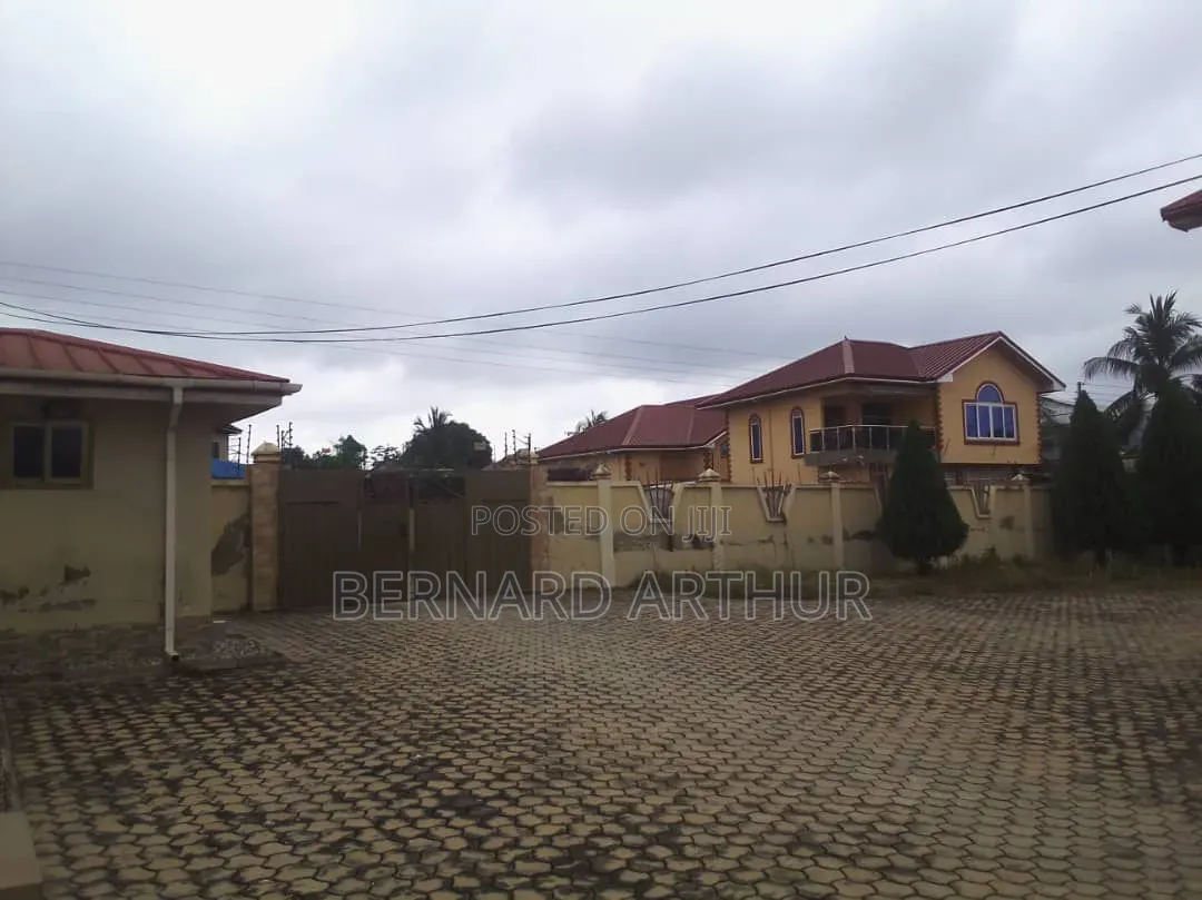 5bdrm Duplex in Bernard Agency, Pokuase for rent