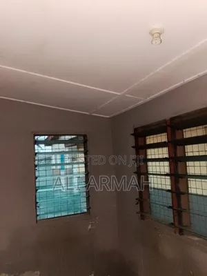 1bdrm Townhouse / Terrace in Last Stop for rent