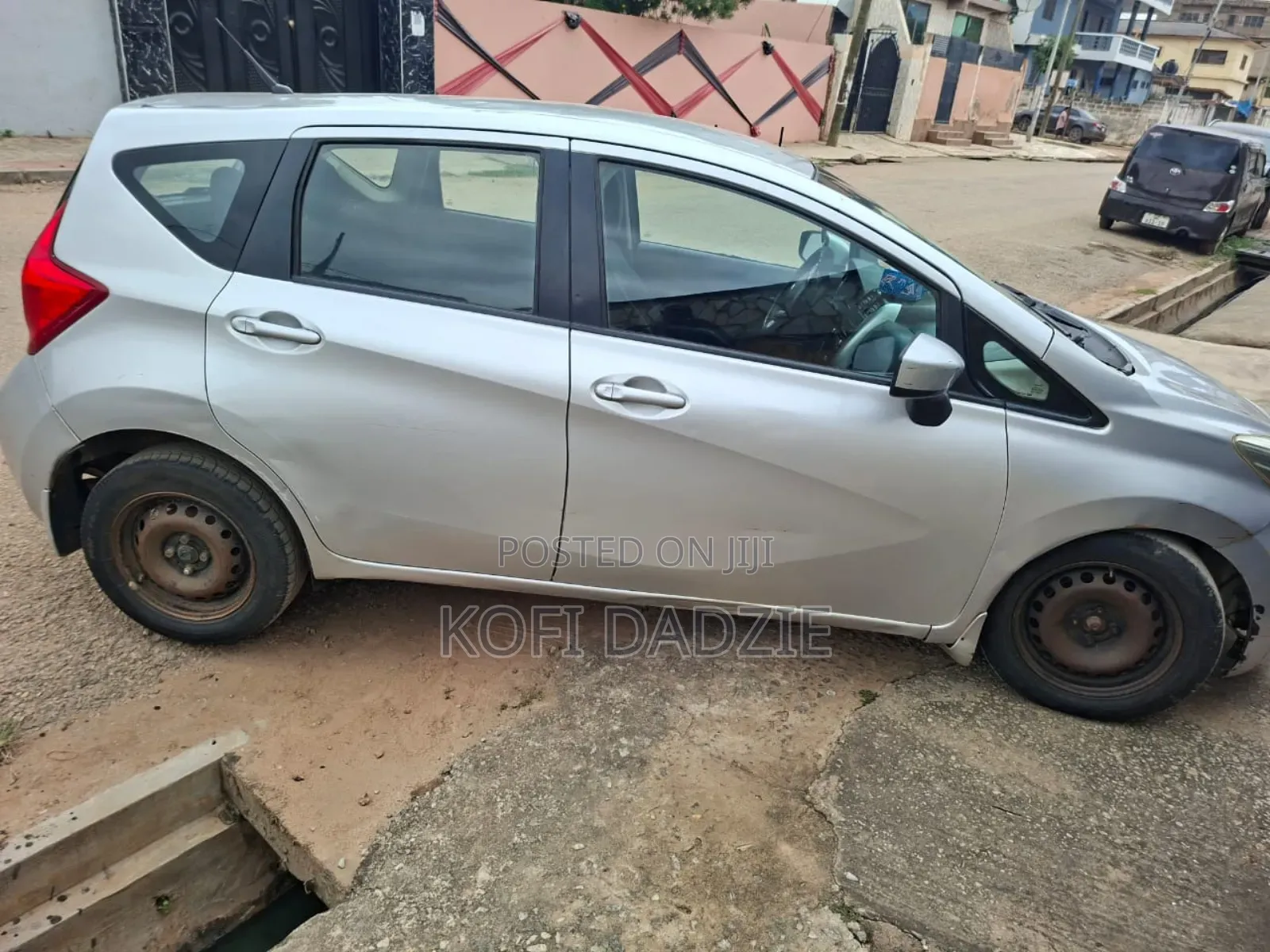 Nissan Versa 1.6 SV 4dr Sedan (1.6L 4cyl CVT) 2015 Silver