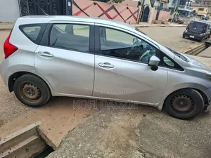 Nissan Versa 1.6 SV 4dr Sedan (1.6L 4cyl CVT) 2015 Silver