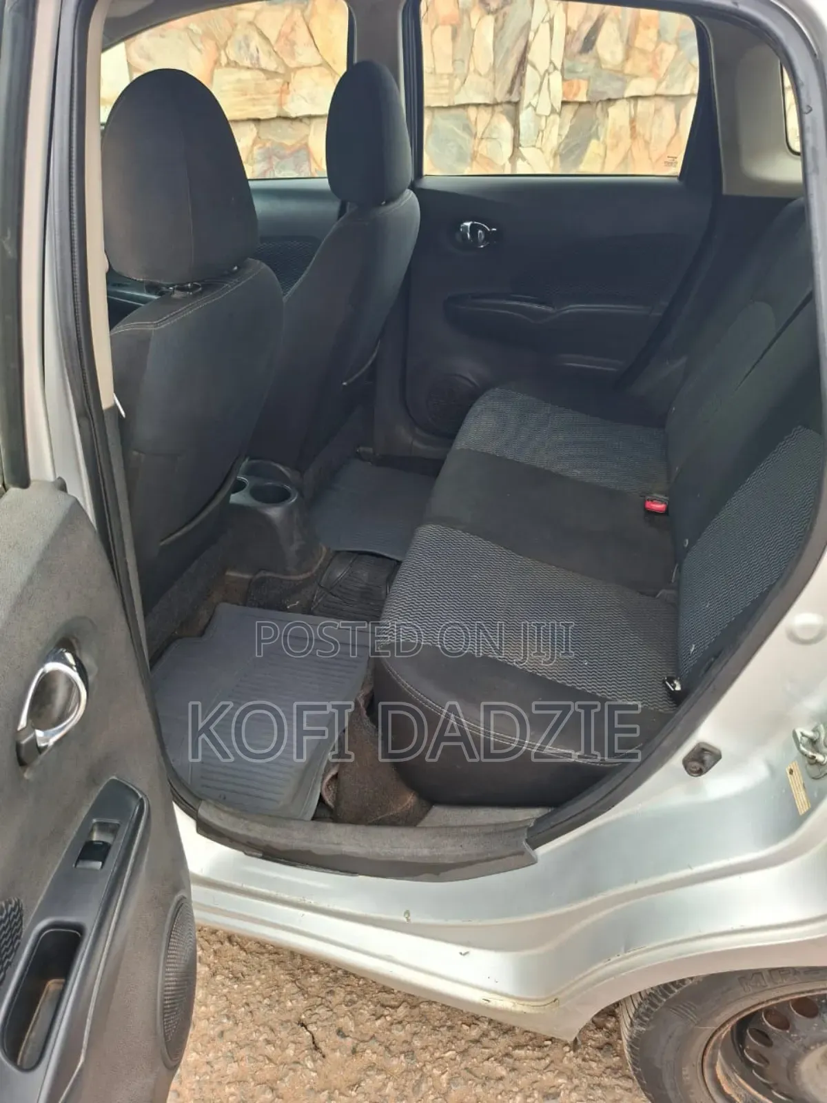 Nissan Versa 1.6 SV 4dr Sedan (1.6L 4cyl CVT) 2015 Silver