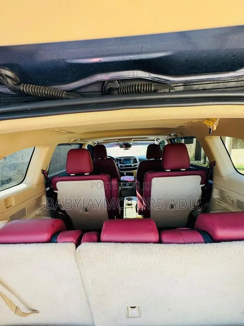Toyota Highlander XLE 2019 Blue