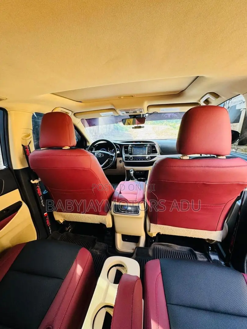Toyota Highlander XLE 2019 Blue