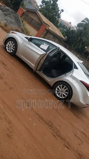 Hyundai Elantra 2015 Silver