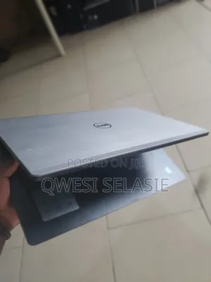 Laptop Dell Inspiron 17 5000 8GB Intel Core i5 HDD+SSD 500GB