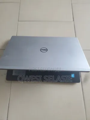 Laptop Dell Inspiron 17 5000 8GB Intel Core i5 HDD+SSD 500GB