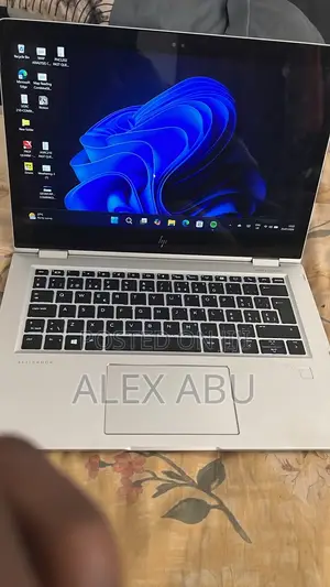 Laptop HP EliteBook 1030 8GB Intel Core i5 SSD 256GB