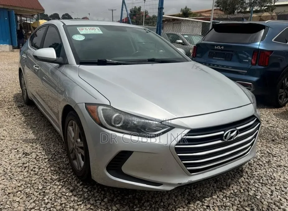 Hyundai Elantra 2017 Silver