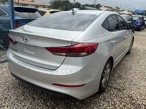 Hyundai Elantra 2017 Silver