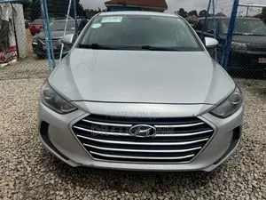 Hyundai Elantra 2017 Silver
