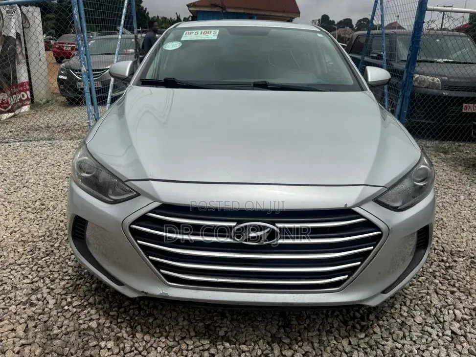 Hyundai Elantra 2017 Silver