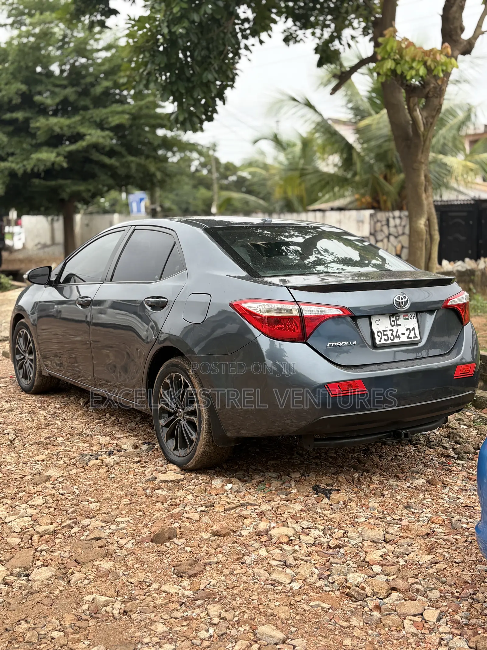 Toyota Corolla S w/Special Edition Pkg (1.8L 4cyl CVT) 2016 Gray