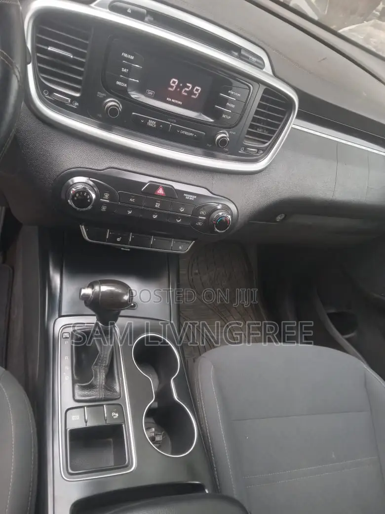 Kia Sorento 2.4L LX FWD 2017 Silver