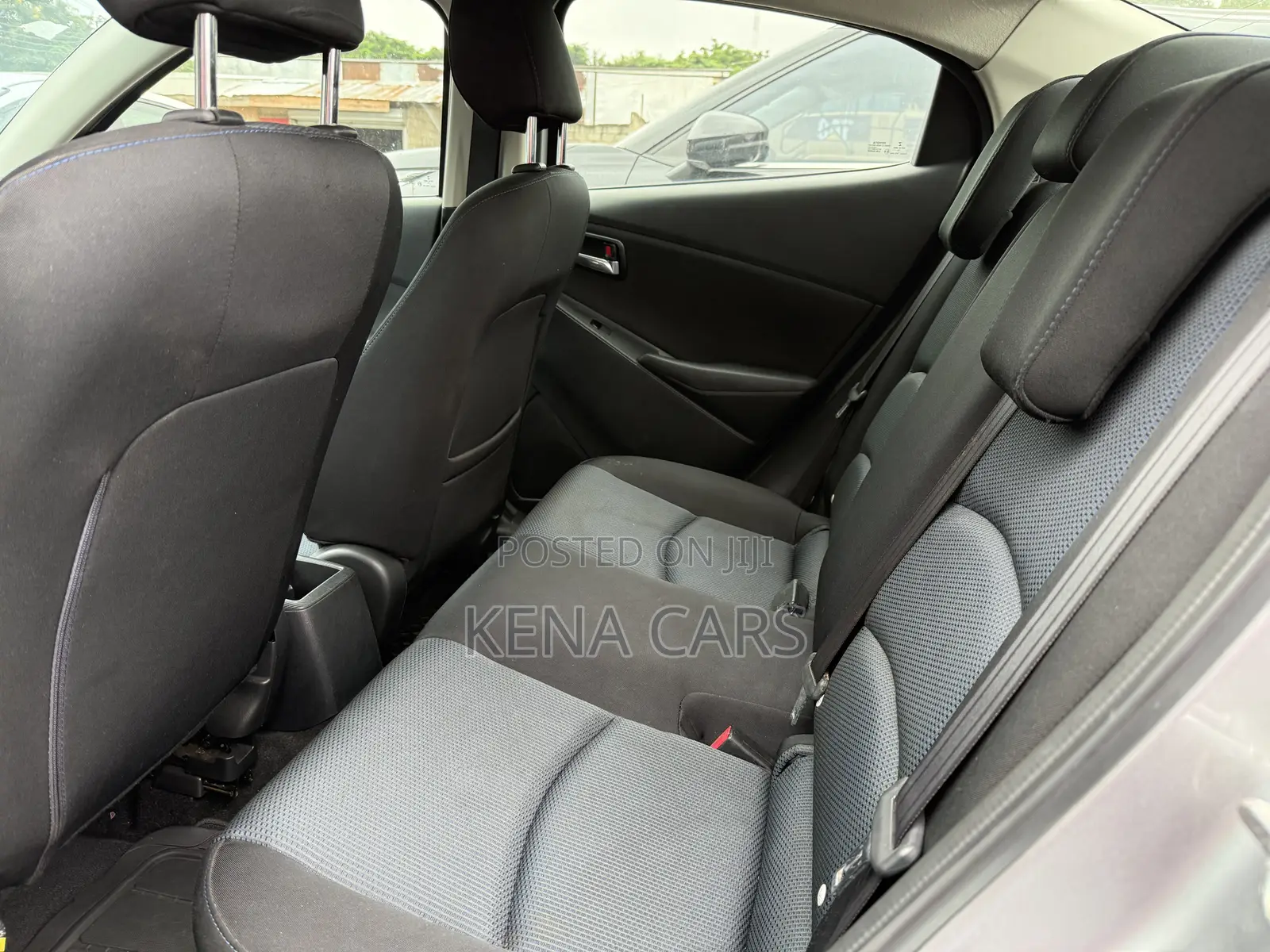 Toyota Yaris iA 1.5 FWD 2016 Silver