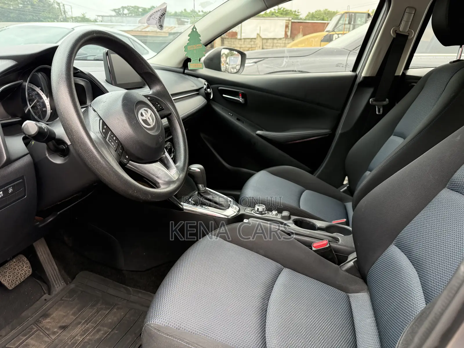 Toyota Yaris iA 1.5 FWD 2016 Silver