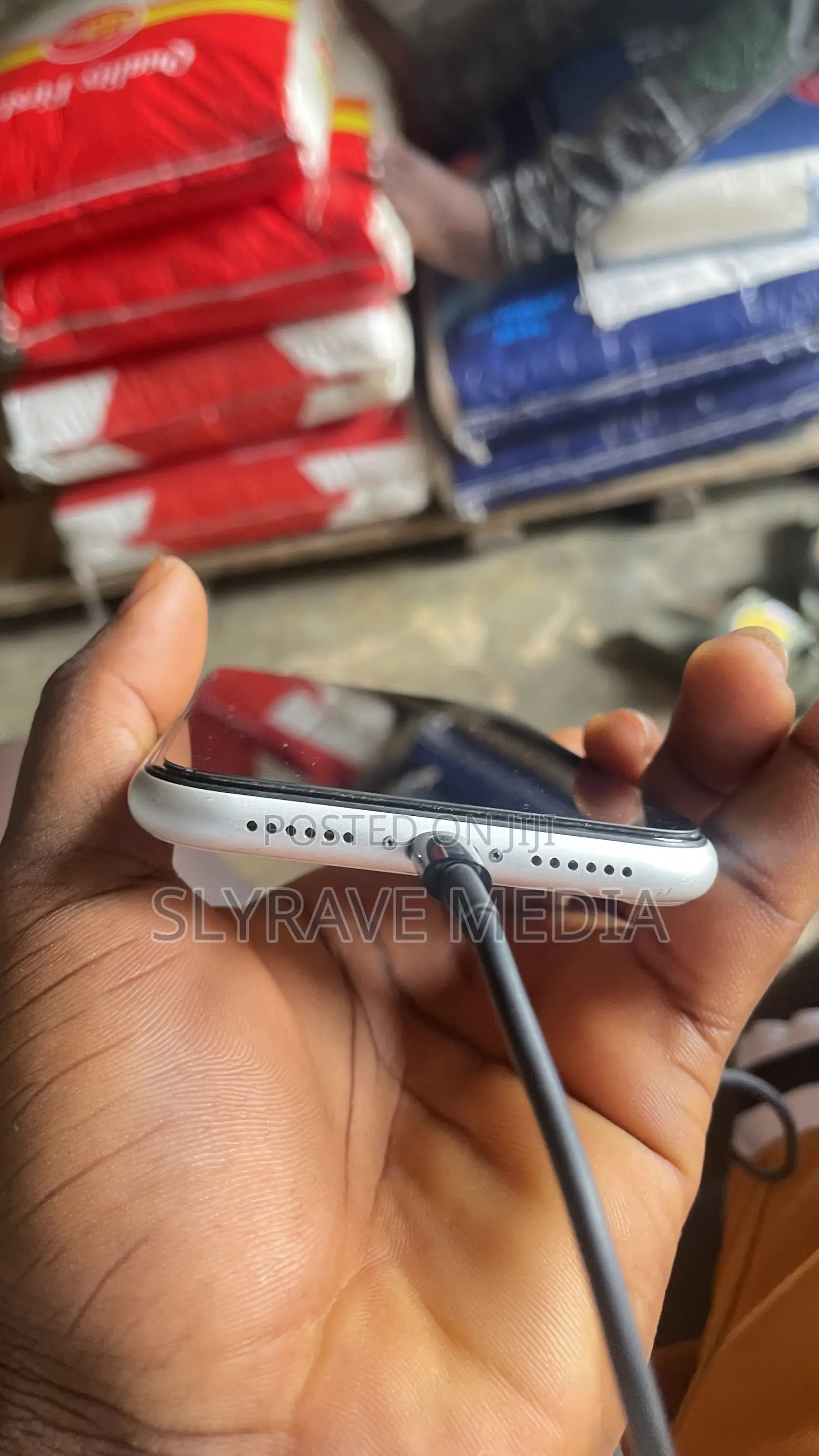 Apple iPhone 11 64 GB White