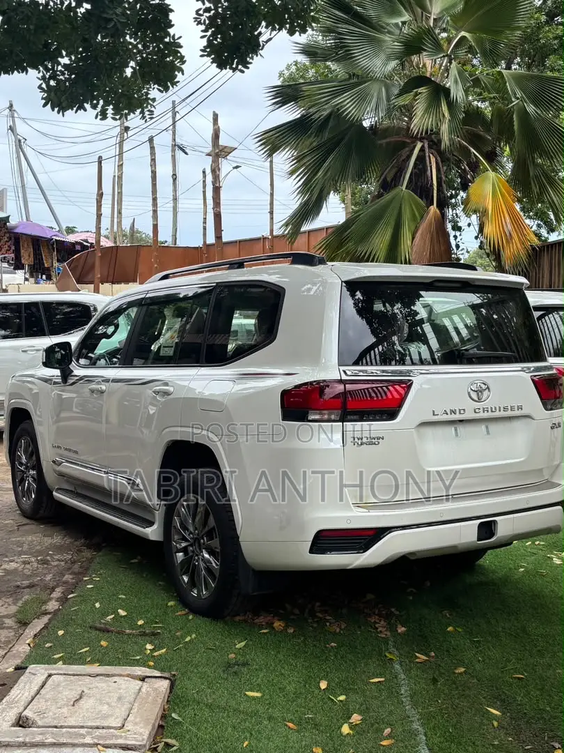New Toyota Land Cruiser 2024 White