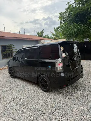 Toyota Voxy 2010 Black