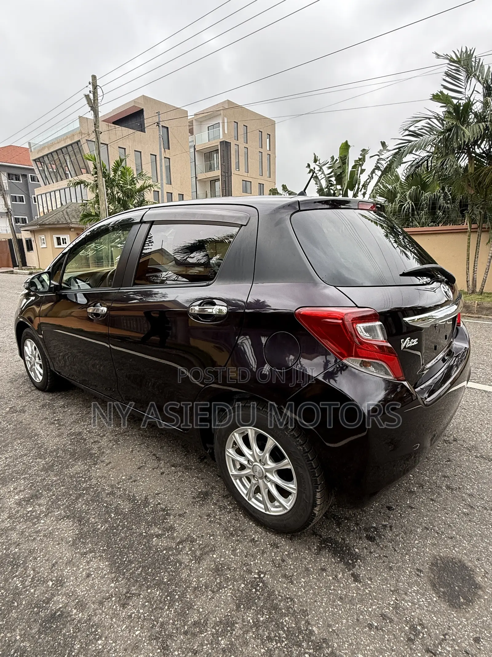 Toyota Vitz 1.3 FWD 3dr 2015 Burgundy