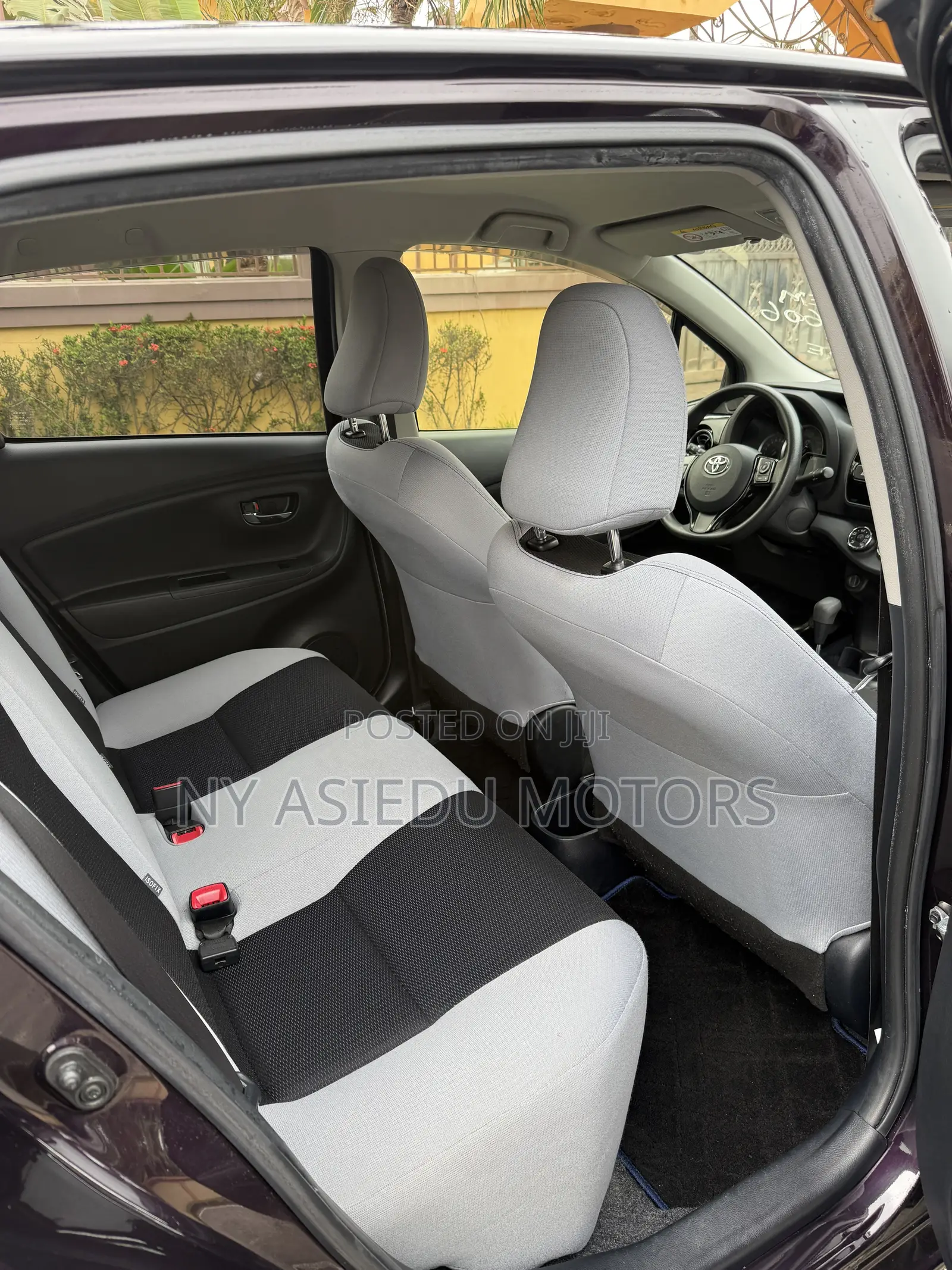 Toyota Vitz 1.3 FWD 3dr 2015 Burgundy