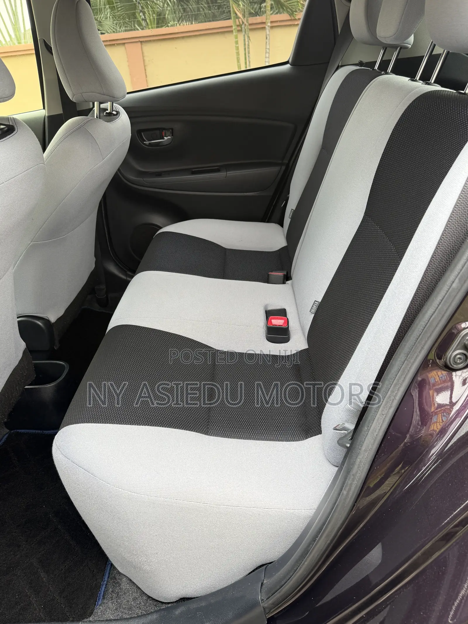 Toyota Vitz 1.3 FWD 3dr 2015 Burgundy