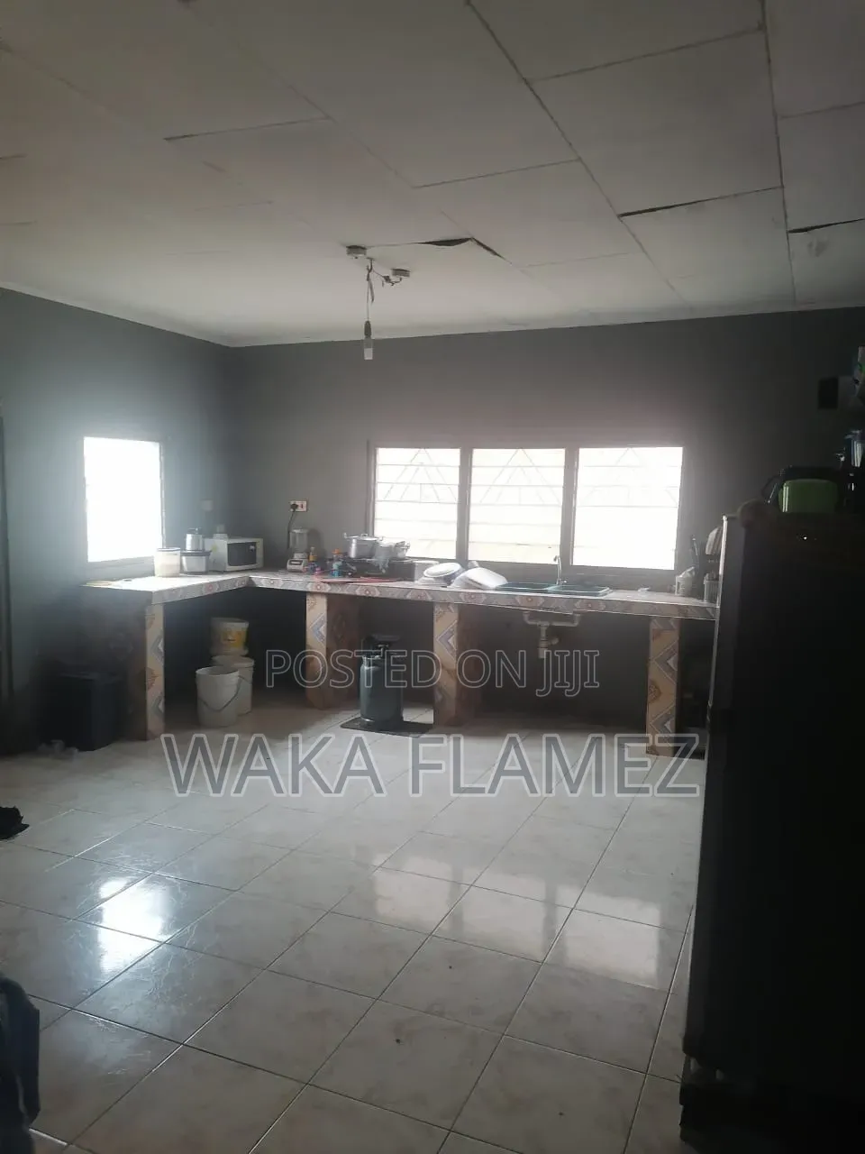 5bdrm House in Pobiman Township, Amasaman for sale