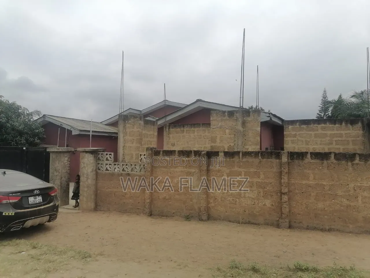 5bdrm House in Pobiman Township, Amasaman for sale