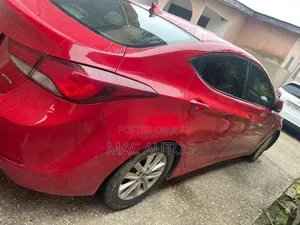 Hyundai Elantra 2013 Red