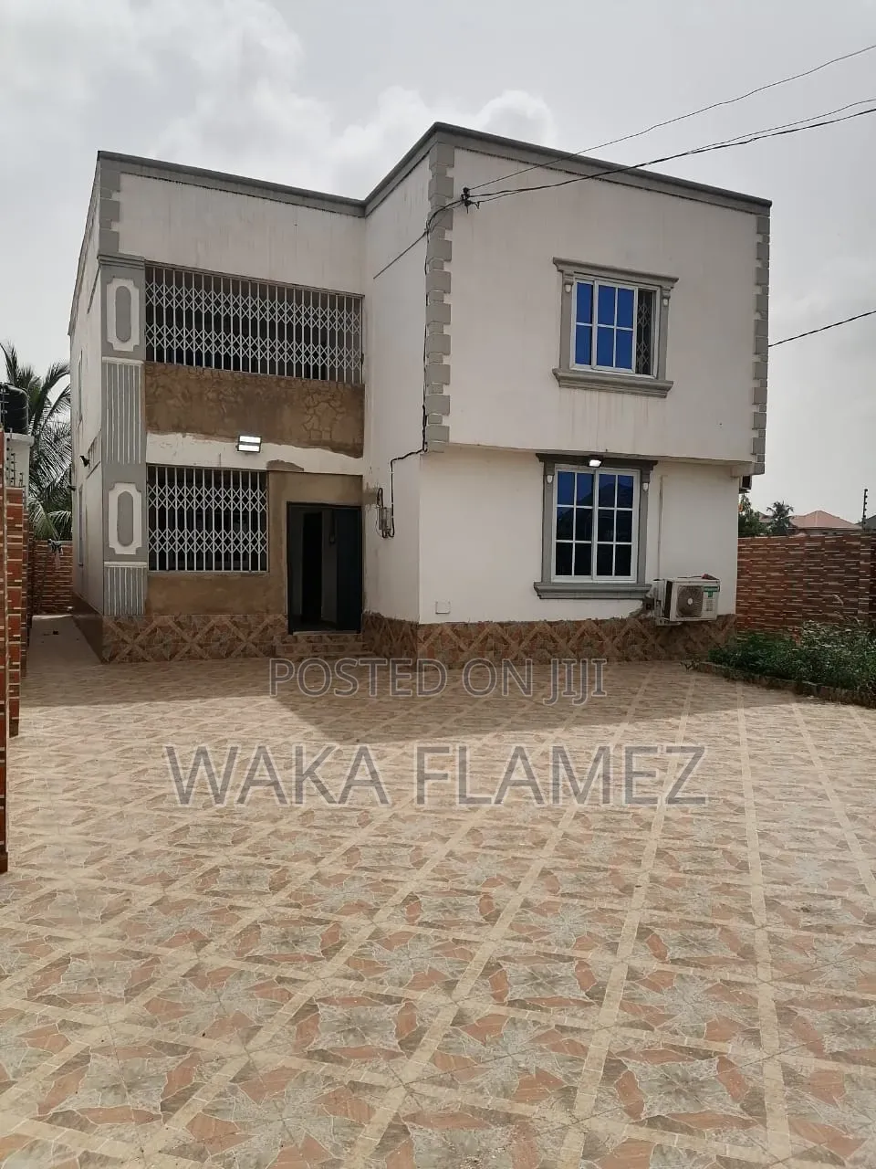 4bdrm Duplex in Satellite, Amasaman for sale