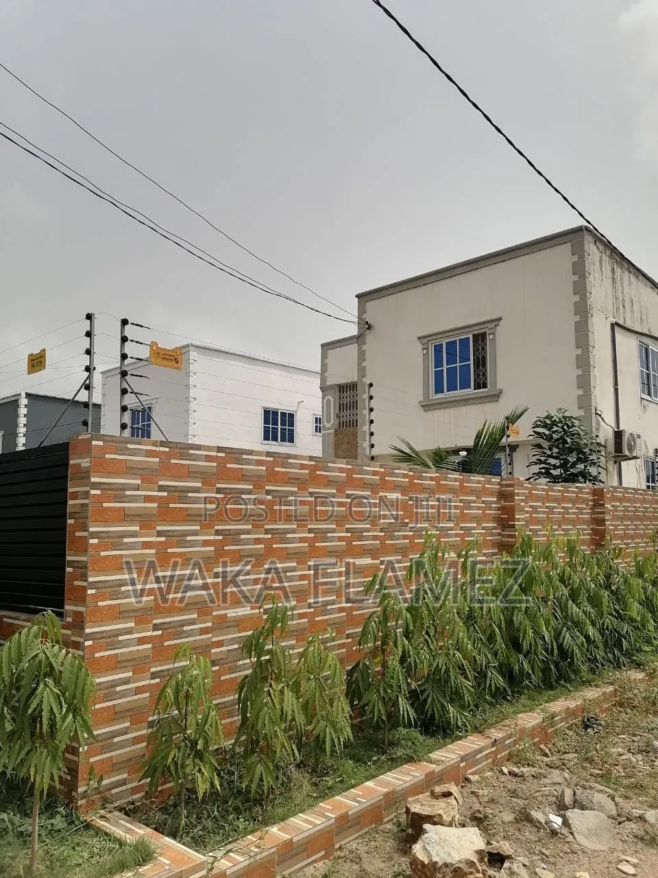 4bdrm Duplex in Satellite, Amasaman for sale