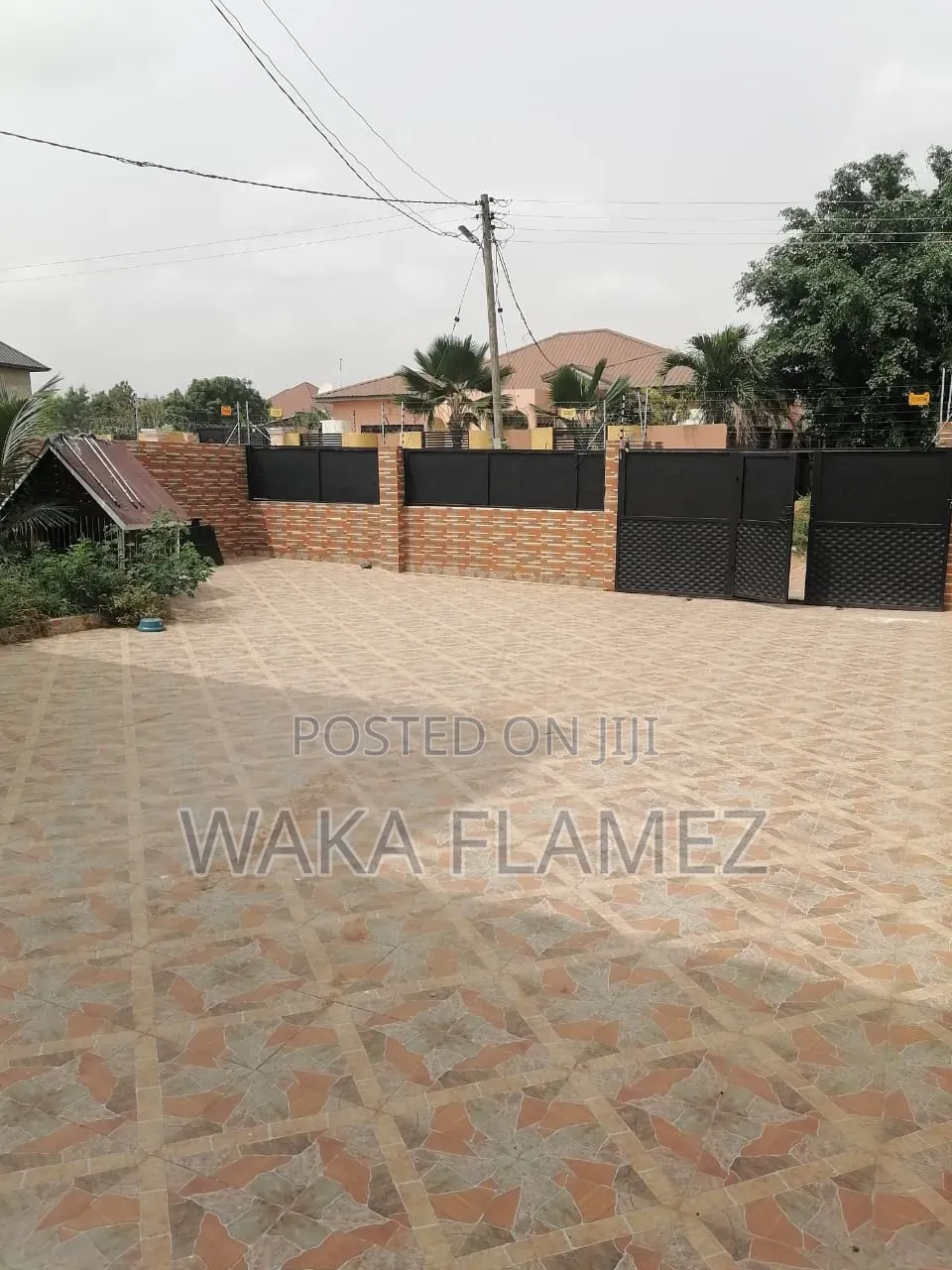 4bdrm Duplex in Satellite, Amasaman for sale
