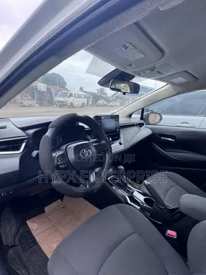 Toyota Corolla LE 2020 White