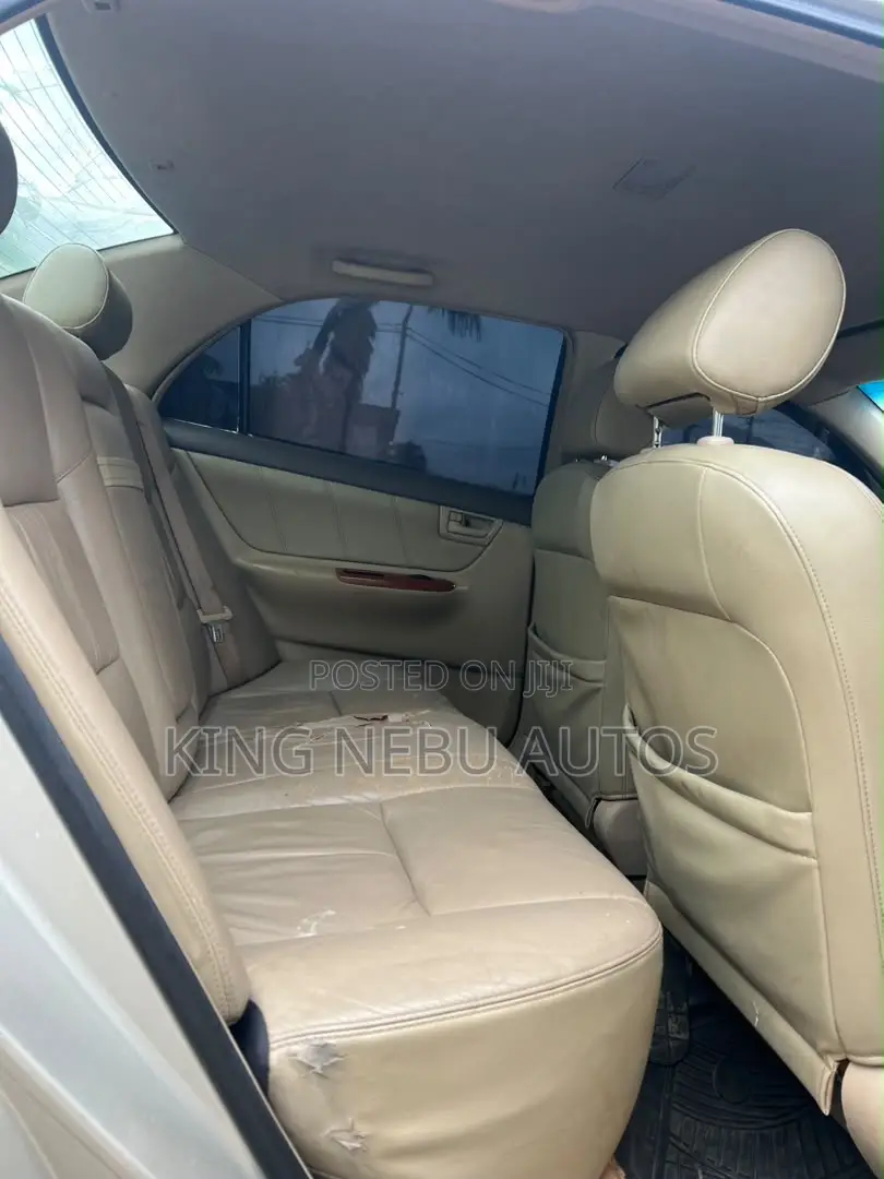 Toyota Corolla Altis 2013 Gold