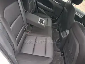 Hyundai Elantra 2018 White