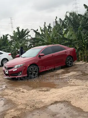 Toyota Camry SE 4dr Sedan (2.5L 4cyl 6A) 2014 Red