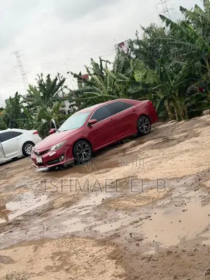 Toyota Camry SE 4dr Sedan (2.5L 4cyl 6A) 2014 Red