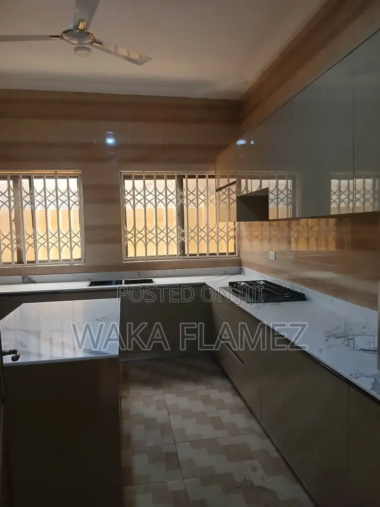 5bdrm House in Pokuase for rent