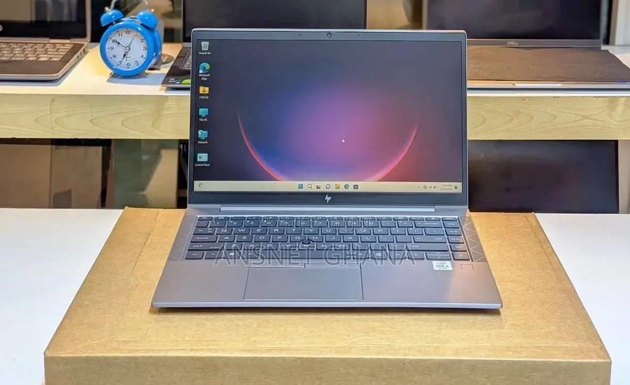 New Laptop HP ZBook Firefly 14 G7 16GB Intel Core i5 SSD 256GB