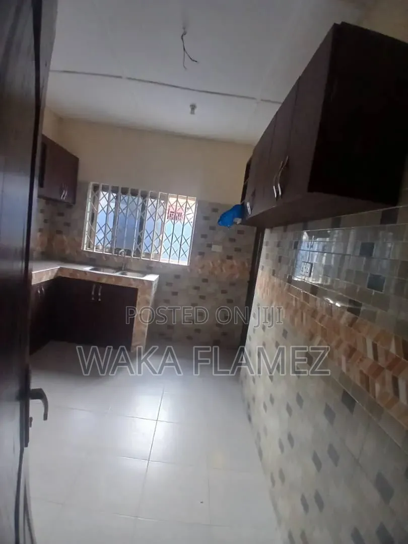 2bdrm Block of Flats in Sofo Maame, Amasaman for rent
