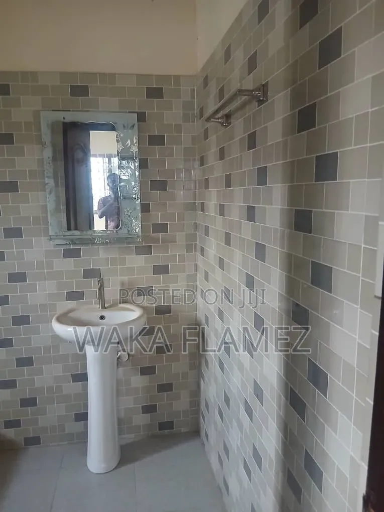 2bdrm Block of Flats in Sofo Maame, Amasaman for rent