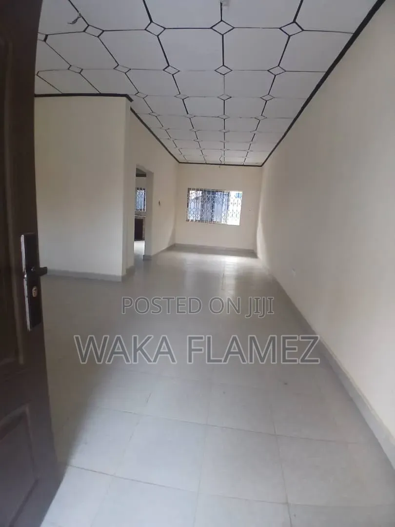 2bdrm Block of Flats in Sofo Maame, Amasaman for rent
