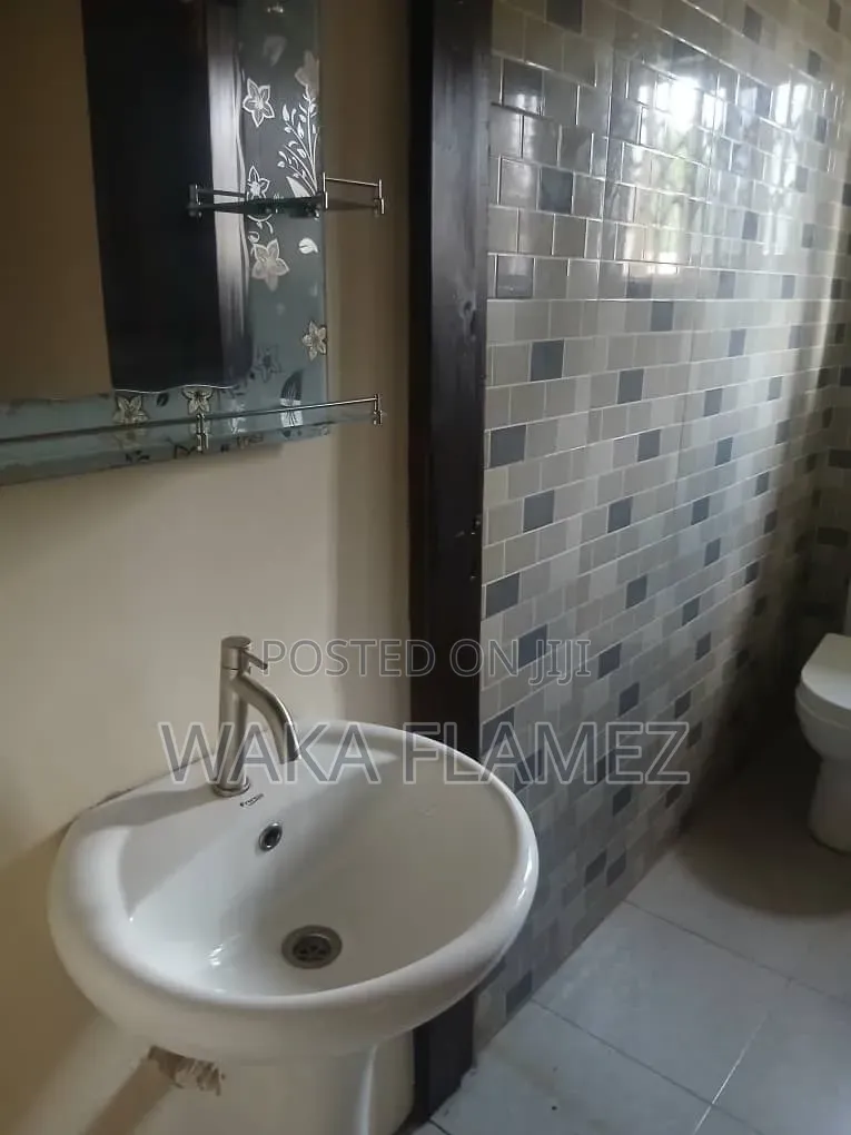 2bdrm Block of Flats in Sofo Maame, Amasaman for rent
