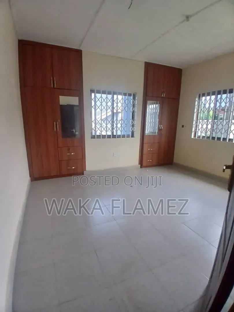 2bdrm Block of Flats in Sofo Maame, Amasaman for rent