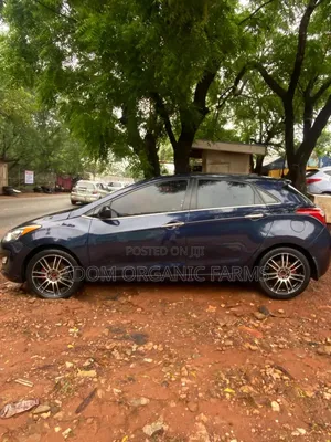 Hyundai Elantra Limited Sedan FWD (1.8L 4cyl 6A) 2016 Blue