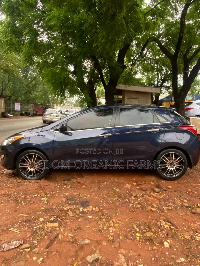 Hyundai Elantra Limited Sedan FWD (1.8L 4cyl 6A) 2016 Blue