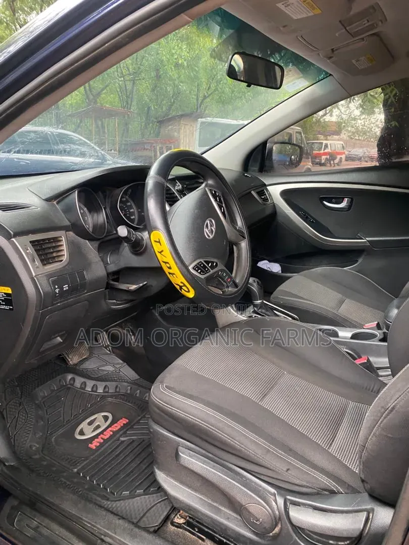 Hyundai Elantra Limited Sedan FWD (1.8L 4cyl 6A) 2016 Blue