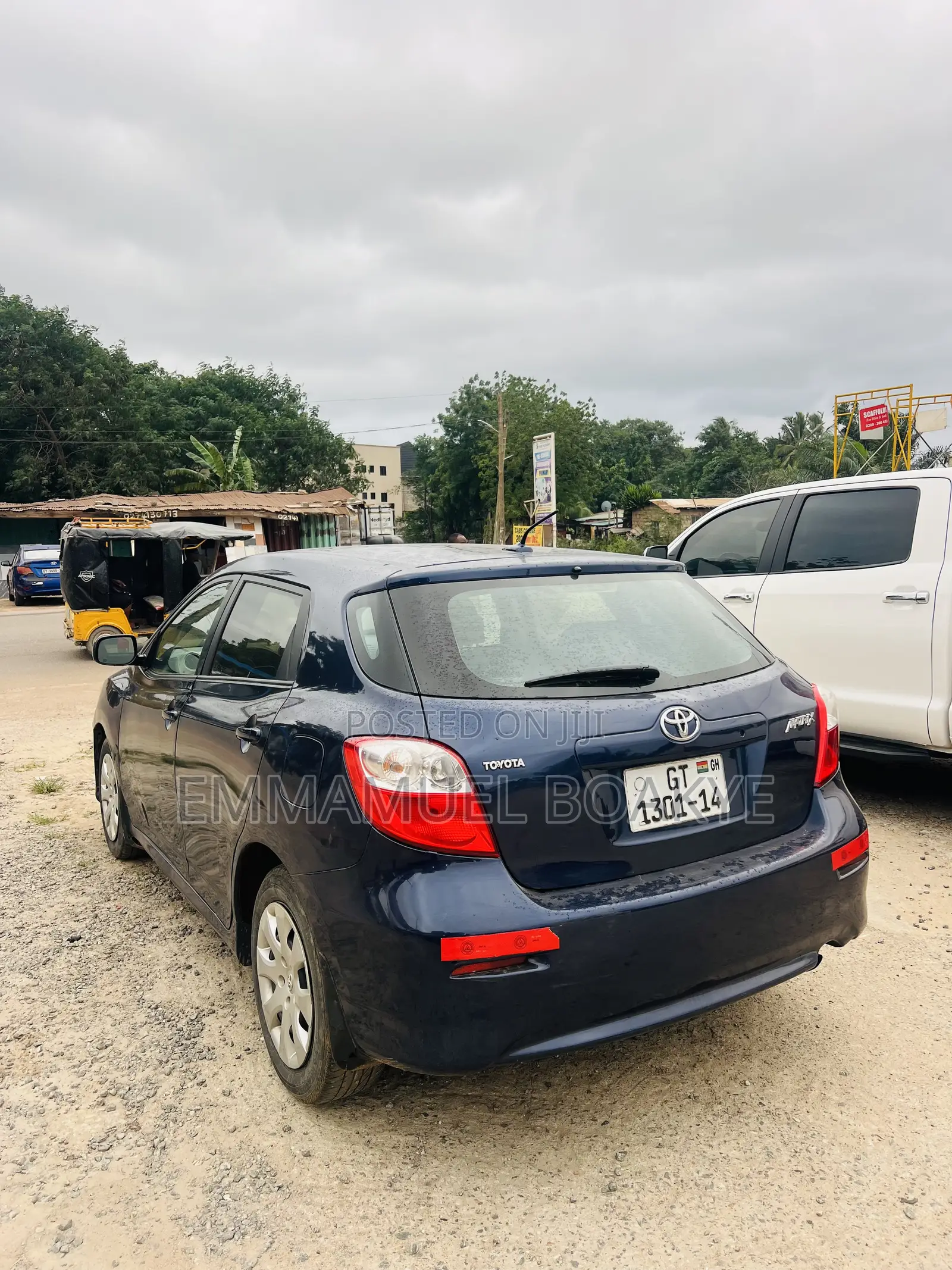 Toyota Matrix Hatchback FWD (1.8L 4cyl 5M) 2009 Blue