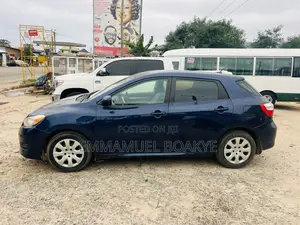 Toyota Matrix Hatchback FWD (1.8L 4cyl 5M) 2009 Blue