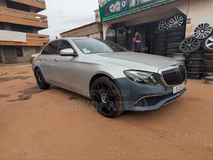 Mercedes-Benz 200E 2020 Gray